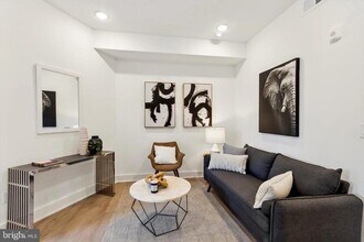 367 W Hortter St in Philadelphia, PA - Building Photo - Building Photo