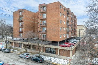 7830 W North Ave in Elmwood Park, IL - Foto de edificio - Building Photo
