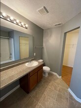 8131 Grove Berry Dr in Indianapolis, IN - Building Photo - Building Photo