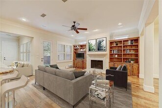 3815 Northwest Pkwy in Dallas, TX - Foto de edificio - Building Photo