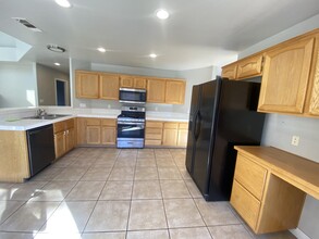 10141 Desert Wind Dr in Las Vegas, NV - Building Photo - Building Photo