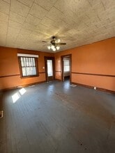 1327 W Kilgore Ave in Muncie, IN - Building Photo - Building Photo