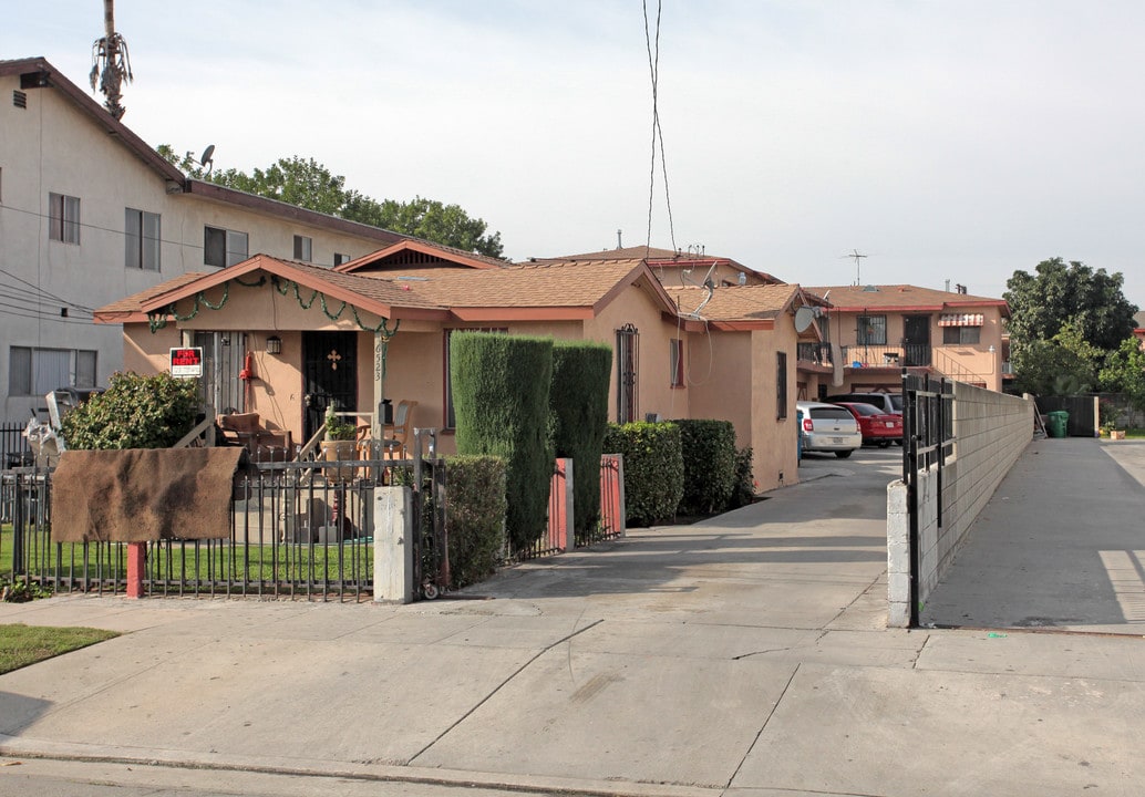 6523 Corona Ave in Bell, CA - Foto de edificio