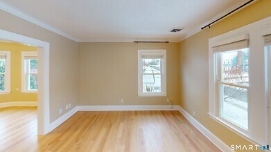 60 Woodmere Rd in West Hartford, CT - Building Photo - Building Photo