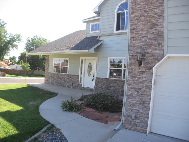 627 Kings Glen Loop in Grand Junction, CO - Building Photo - Building Photo