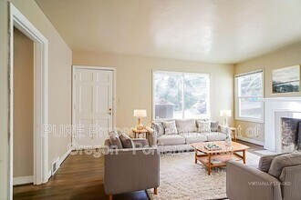 4007 SW Comus St in Portland, OR - Building Photo - Building Photo