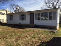 1813 Eastgate Ave NE