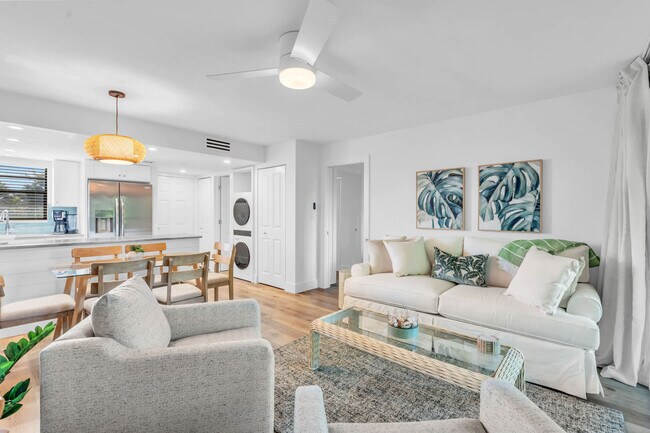 580 Neapolitan Way-Unit -FL2-ID1073556P in Naples, FL - Building Photo - Building Photo