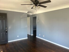 3868-3870 Western Ave, Unit 3870 in Alton, IL - Building Photo - Building Photo