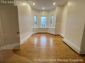 194 Central St in Somerville, MA - Building Photo - Building Photo