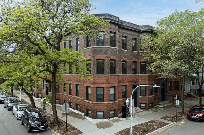 2848 N Seminary Ave
