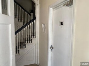29 High St, Unit 1R in West Orange, NJ - Foto de edificio - Building Photo