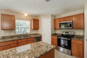 692 Sunway Ln in Winter Haven, FL - Building Photo - Building Photo