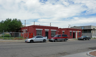 2123 Central Ave in El Paso, TX - Foto de edificio - Building Photo