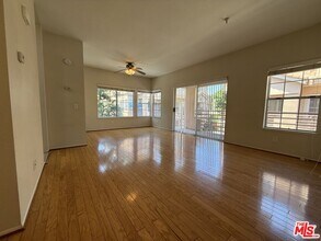 13975 Lemoli Ave in Hawthorne, CA - Foto de edificio - Building Photo
