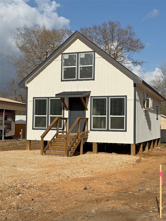 81 Willow Oak Ln in Pointblank, TX - Building Photo - Building Photo