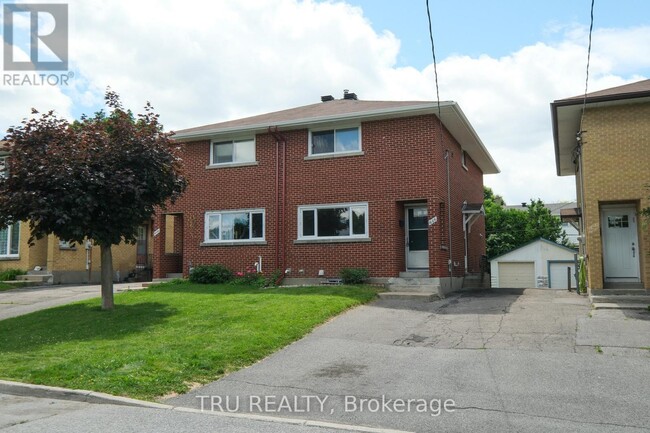 property at 1006 Riddell Ave S