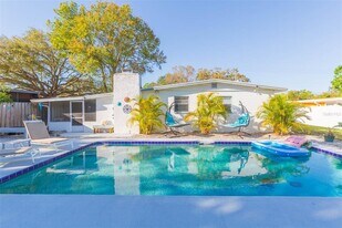 4206 W Wisconsin Ave in Tampa, FL - Building Photo