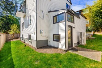 626 N 65th St in Seattle, WA - Building Photo - Building Photo