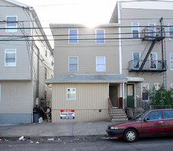 27 Jackson St in Passaic, NJ - Building Photo - Building Photo