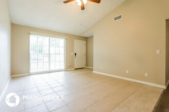 2120 Redleaf Dr in Brandon, FL - Foto de edificio - Building Photo