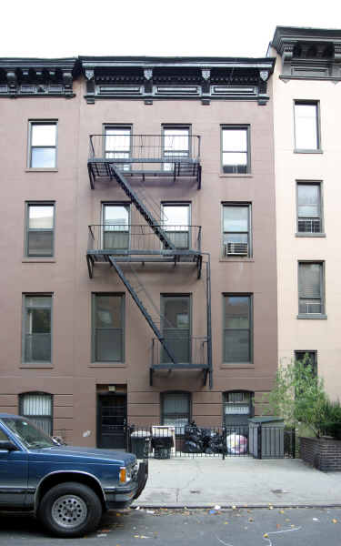 339 E 82nd St in New York, NY - Foto de edificio