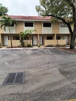 9286 NW 40th St in Coral Springs, FL - Building Photo