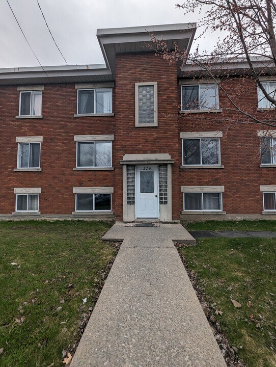 270 Curé-Poirier Boul E in Longueuil, QC - Building Photo