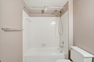 5 Lough Mask Ct, Unit 201 in Timonium, MD - Building Photo - Building Photo