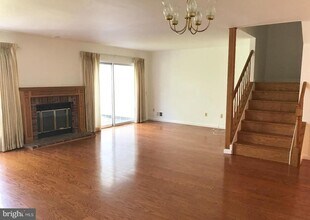 21 Colebrook Ct in Princeton, NJ - Building Photo - Building Photo