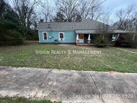 910 Truitt Ave in Lagrange, GA - Building Photo