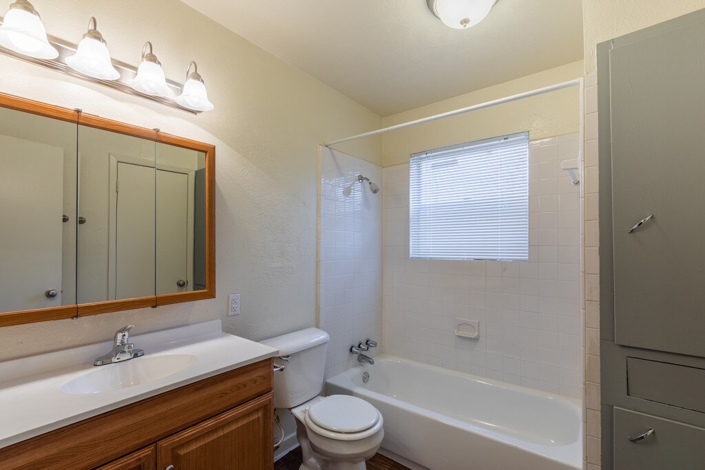 Gant Apartments Commerce, TX Apartments