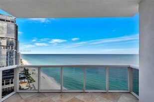 18201 Collins Ave in Sunny Isles Beach, FL - Building Photo