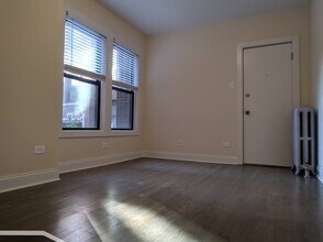 2633 1/2 N Spaulding Ave in Chicago, IL - Foto de edificio - Building Photo