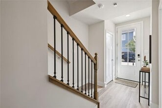 1412 Commons Ln in Bridgeville, PA - Building Photo - Building Photo