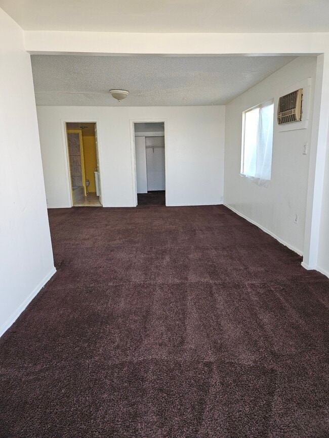 205 Ferguson Ave in Bakersfield, CA - Foto de edificio - Building Photo