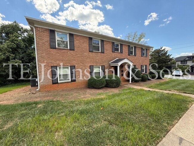 1234 Forsyth St NW in Winston-Salem, NC - Building Photo - Building Photo