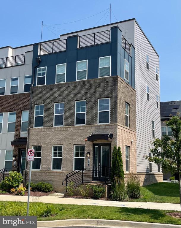 property at 918 Crown Park Ave