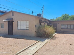 19 E 9th St in Tempe, AZ - Foto de edificio - Building Photo