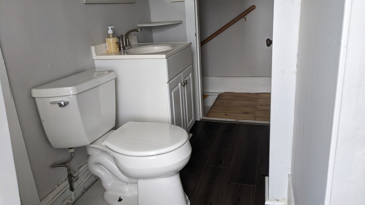 117 Park St, Unit A in Burlington, VT - Building Photo