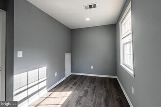 2055 38th St SE in Washington, DC - Foto de edificio - Building Photo