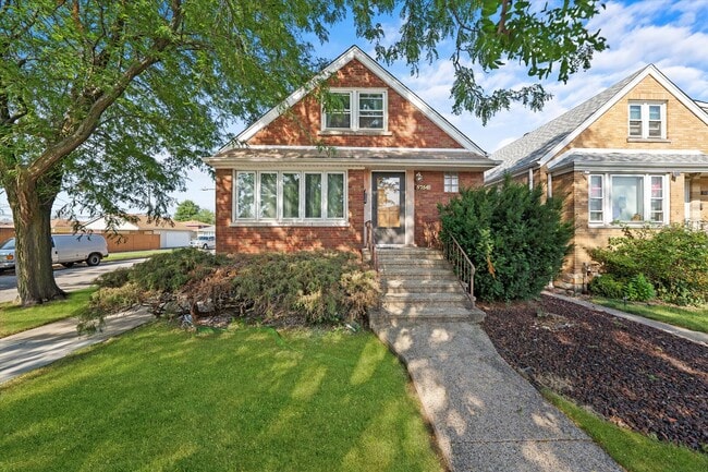 property at 5756 S Kolmar Ave