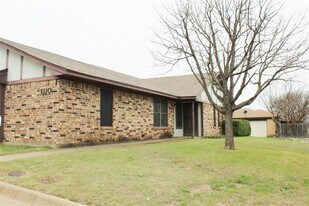 1110 Curtis Dr in Weatherford, TX - Building Photo