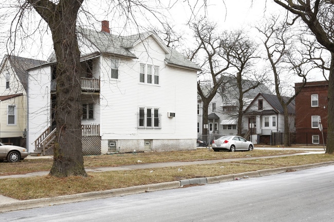 1702 W 57th St in Chicago, IL - Building Photo - Building Photo