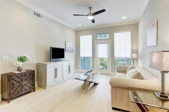 2120 Kipling St in Houston, TX - Building Photo - Building Photo
