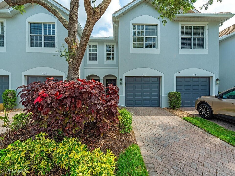 16158 Caldera Ln in Naples, FL - Building Photo