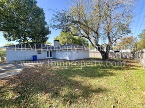 1700 Charlottesville Dr in Ennis, TX - Building Photo - Building Photo