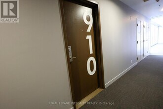 360 McLeod St in Ottawa, ON - Building Photo - Building Photo