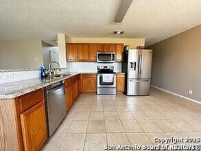 9906 Autumn Dawn in Converse, TX - Building Photo - Building Photo