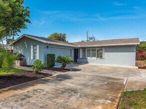 1395 Morningside Dr in Naples, FL - Building Photo - Building Photo